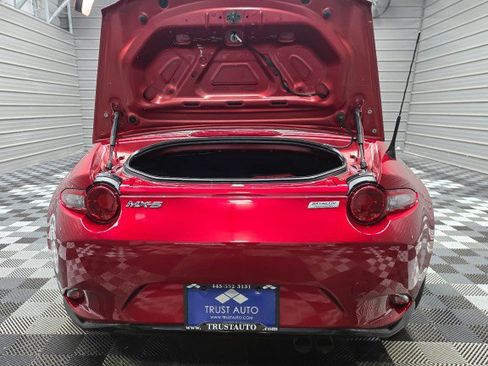 Used 2017 MAZDA MX-5 Miata Club w/ Brembo/BBS Package RWD image 31
