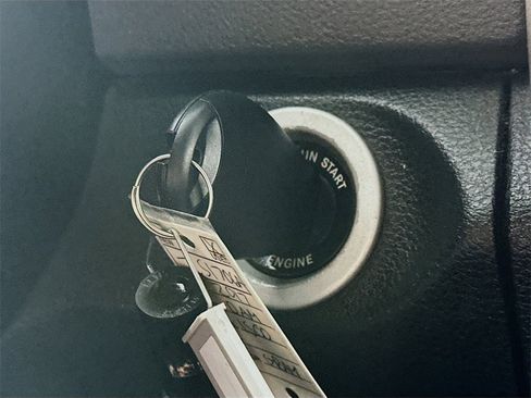 Used 2017 RAM 1500 Classic SLT image 27