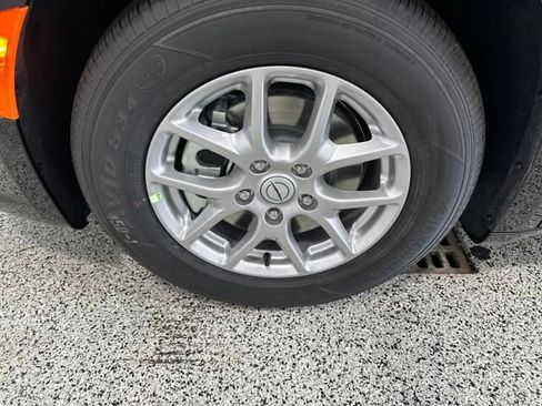 New 2026 Chrysler Pacifica Select image 21