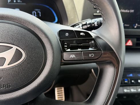 Used 2025 Hyundai Elantra Sport FWD image 19