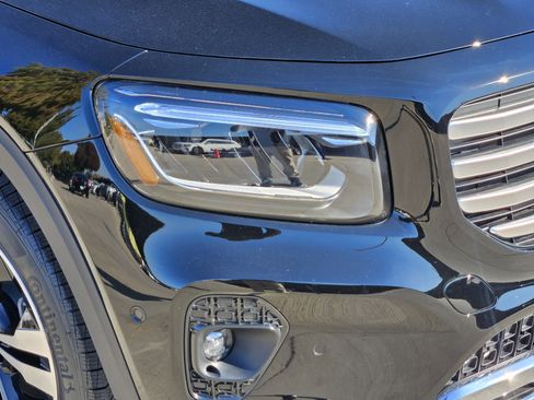 New 2026 Mercedes-Benz GLB 250 4MATIC image 6