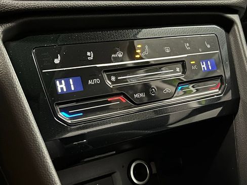 New 2026 Volkswagen Taos SEL AWD/4WD image 11