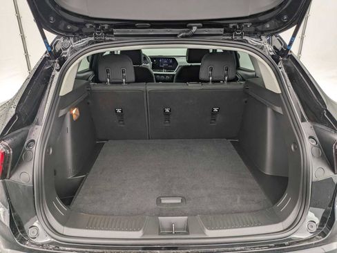 Used 2025 Chevrolet Trax LS image 32