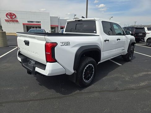 New 2026 Toyota Tacoma TRD Off-Road AWD/4WD image 3