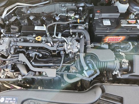 Used 2022 Toyota Corolla Cross XLE w/ Convenience Package image 15