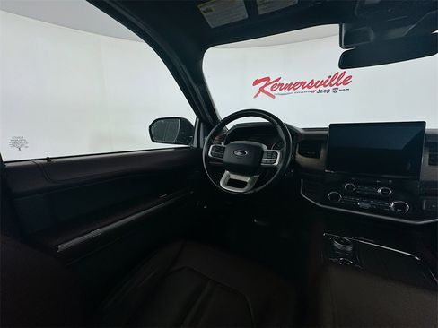 Used 2024 Ford Expedition Max Limited image 9