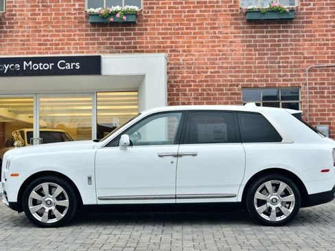 Certified 2023 Rolls-Royce Cullinan w/ Technology Package AWD/4WD image 3