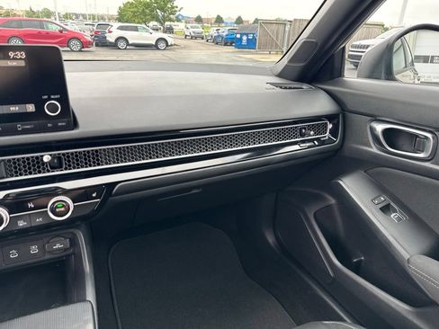 Used 2025 Honda Civic Sport image 22