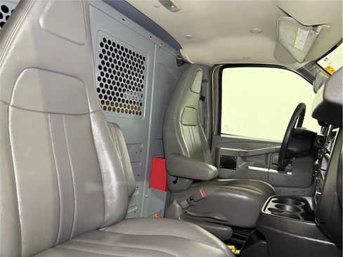 Used 2018 GMC Savana 2500 Extended w/ Driver Convenience Package image 22