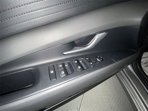 Used 2025 Hyundai Elantra SE w/ Cargo Package image 13