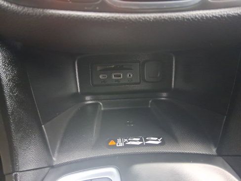 Used 2020 Chevrolet Equinox Premier image 26