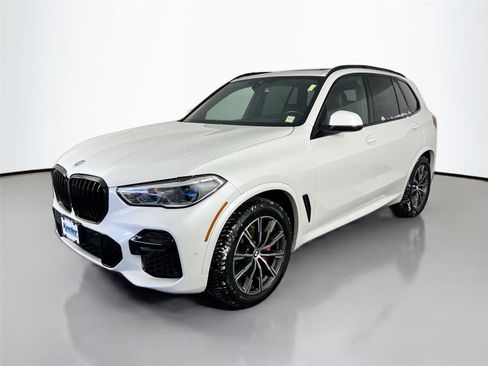 Used 2022 BMW X5 xDrive40i w/ M Sport Package image 2