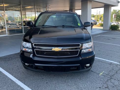 Used 2013 Chevrolet Tahoe LT w/ Luxury Package RWD image 2