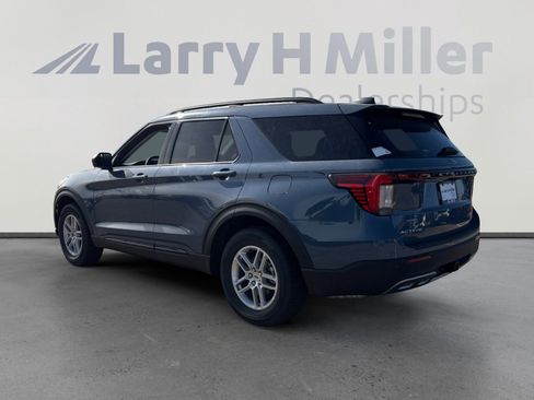 New 2026 Ford Explorer Active w/ Active Comfort Package image 3