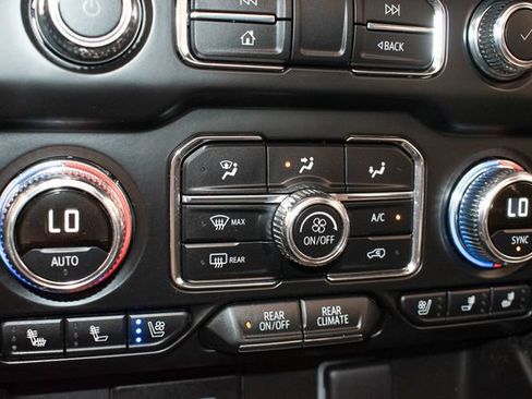 Used 2024 GMC Yukon AT4 w/ AT4 Premium Package AWD/4WD image 33
