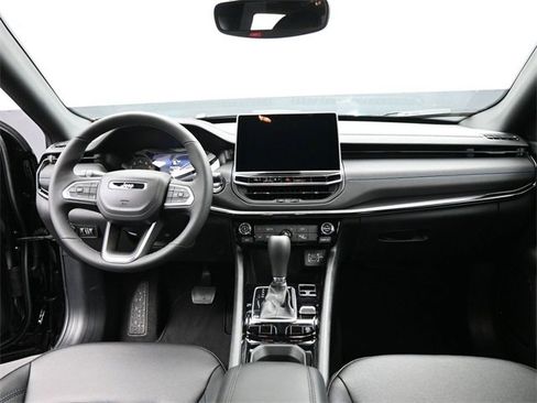 New 2026 Jeep Compass Latitude image 23