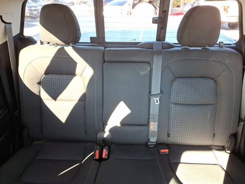 Used 2019 GMC Canyon SLE w/ SLE Convenience Package image 19