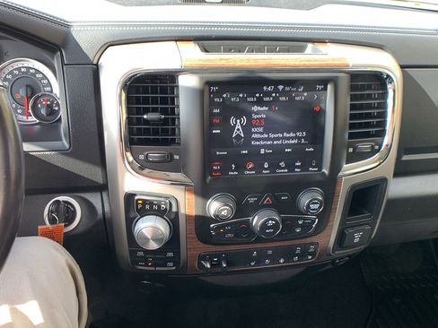 Used 2018 RAM 1500 Laramie image 19