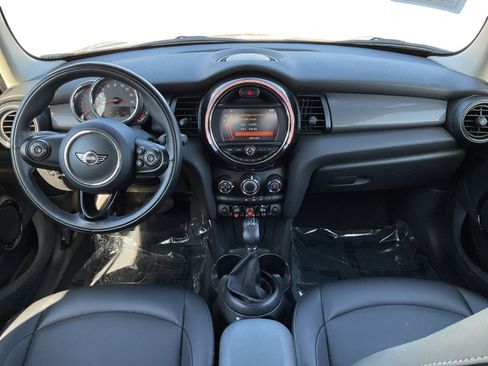 Used 2019 MINI Cooper 4-Door Hardtop w/ Storage Package FWD image 10