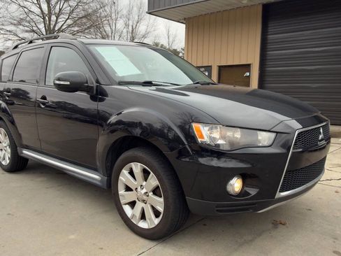 Used 2013 Mitsubishi Outlander SE image 8