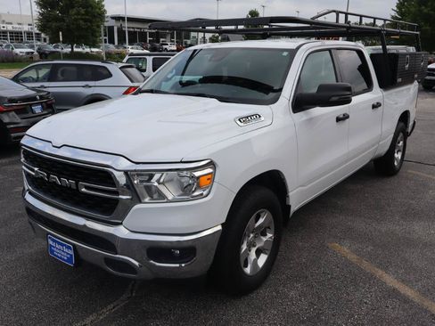 Used 2023 RAM 1500 Big Horn AWD/4WD image 3