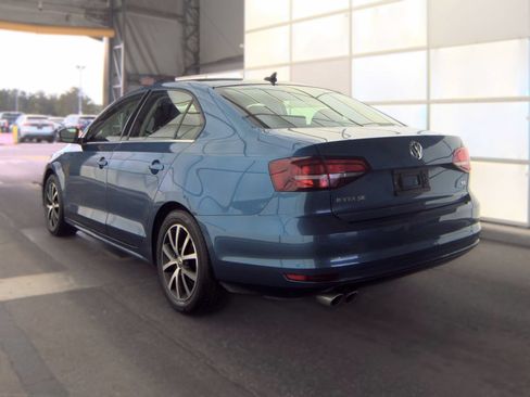 Used 2017 Volkswagen Jetta SE FWD image 6