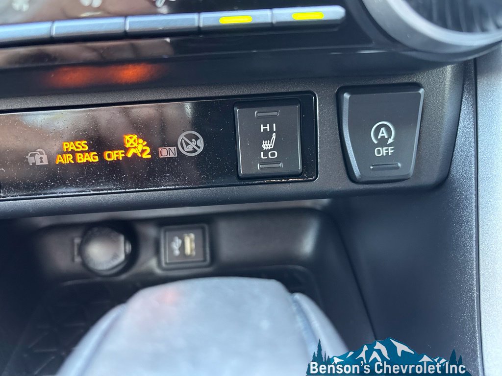 Used 2023 Toyota RAV4 XLE Premium AWD/4WD image 40
