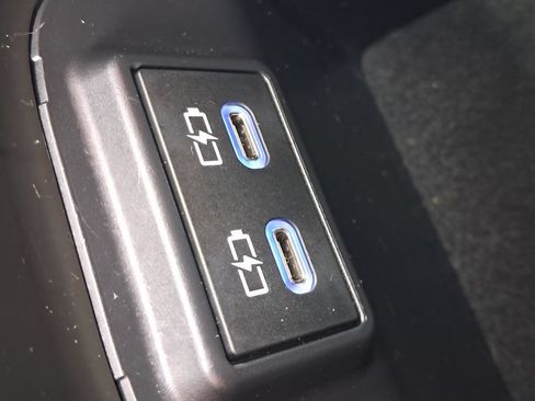 Used 2022 Toyota RAV4 SE w/ Weather & Moonroof Package AWD/4WD image 31