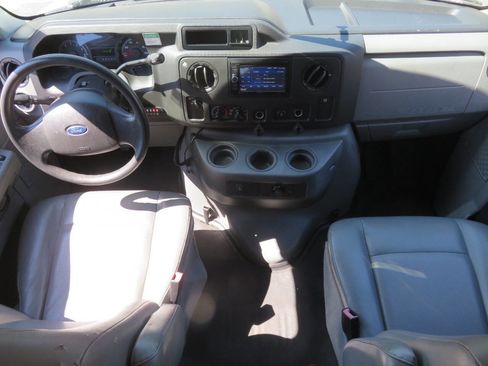 Used 2013 Ford E-250 and Econoline 250 Extended w/ PWR Group image 11