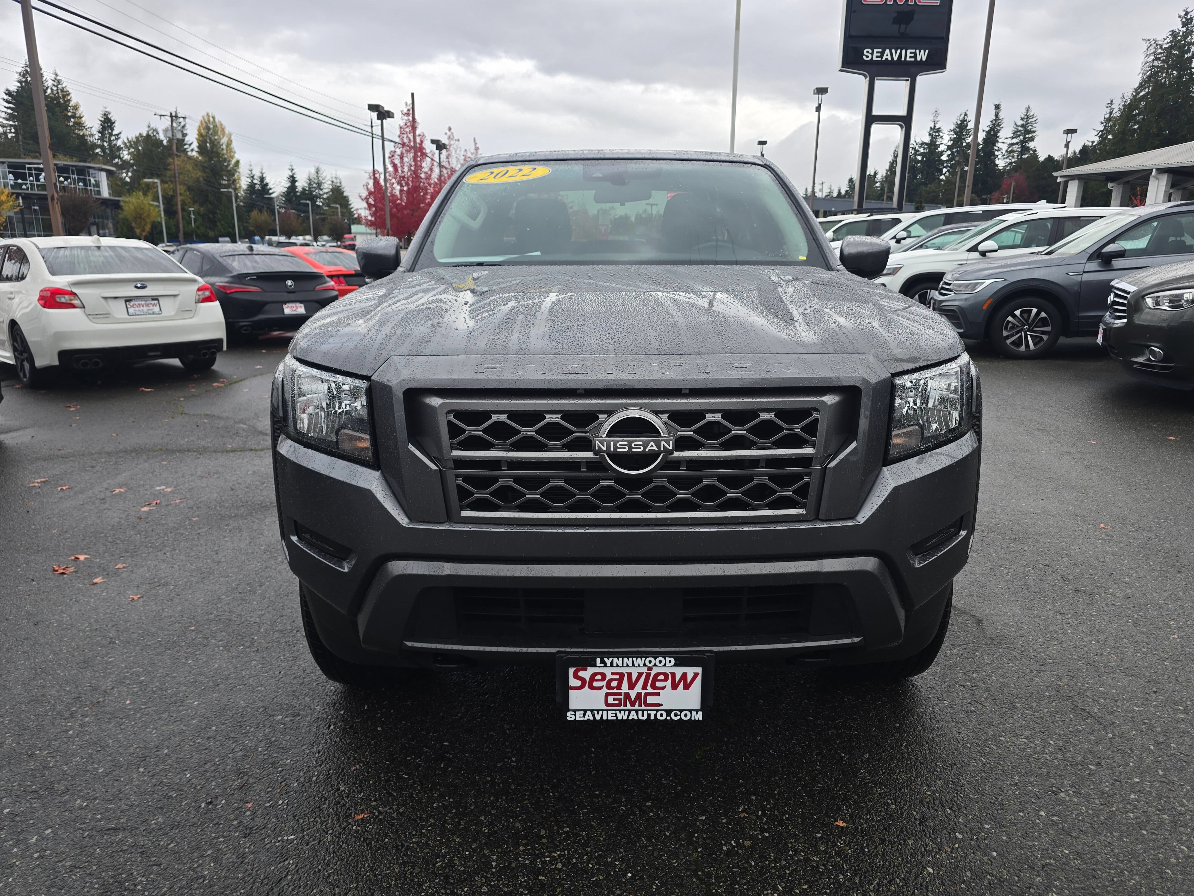 Used 2022 Nissan Frontier SV AWD/4WD image 2