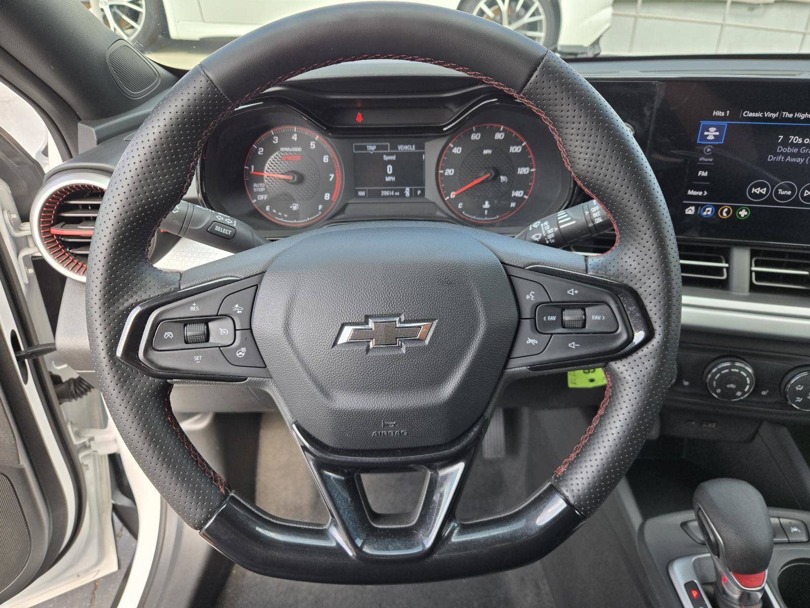 Used 2024 Chevrolet Trax RS w/ Sunroof Package FWD image 15