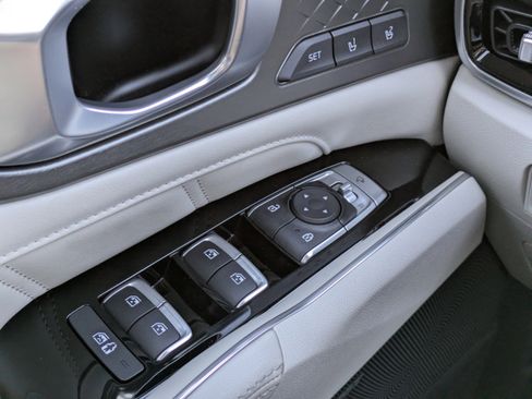 Used 2023 Kia Sorento SX Prestige w/ Panoramic Sunroof Package image 21