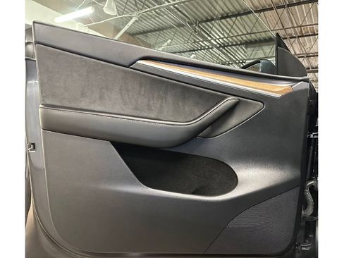 Used 2024 Tesla Model Y Long Range RWD image 16