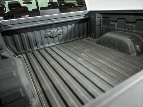 Used 2022 Chevrolet Silverado 1500 LTZ w/ LTZ Convenience Package II image 9