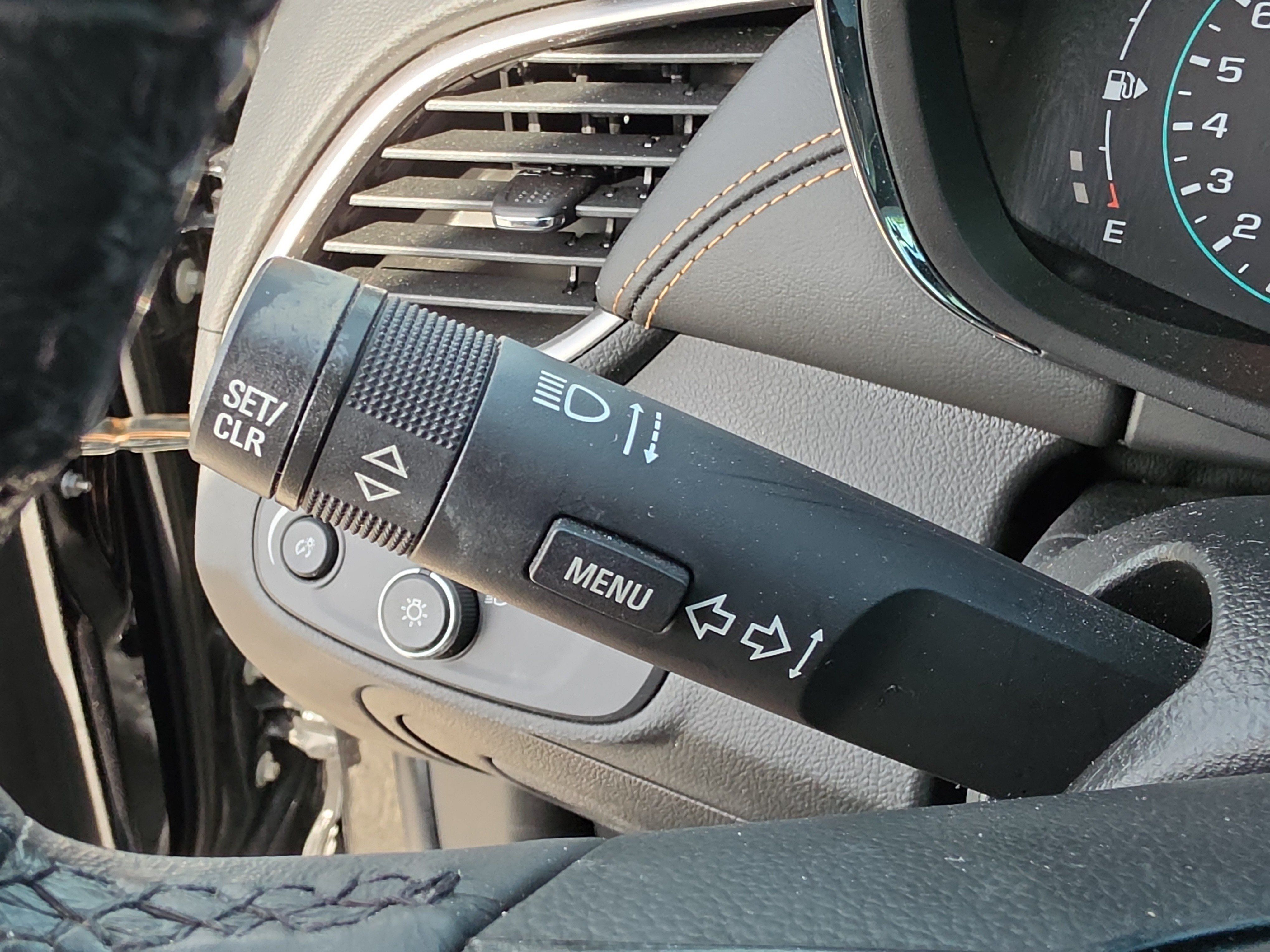 Used 2020 Chevrolet Trax LT w/ LT Convenience Package FWD image 23