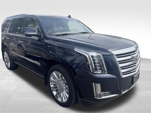 Used 2019 Cadillac Escalade Platinum AWD/4WD image 8