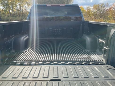 Used 2024 GMC Sierra 1500 SLT image 23