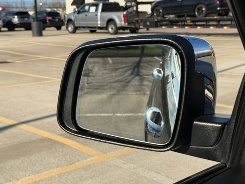 Used 2017 Jeep Grand Cherokee Overland image 48