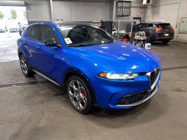 Used 2024 Alfa Romeo Tonale Ti AWD/4WD image 2