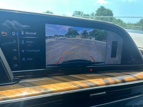 Used 2023 Cadillac Escalade ESV Sport Platinum AWD/4WD image 10