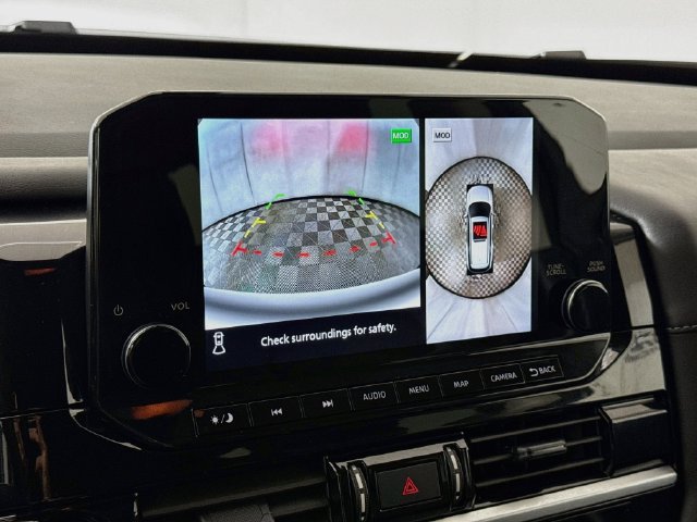 Used 2025 Nissan Pathfinder SL AWD/4WD image 14