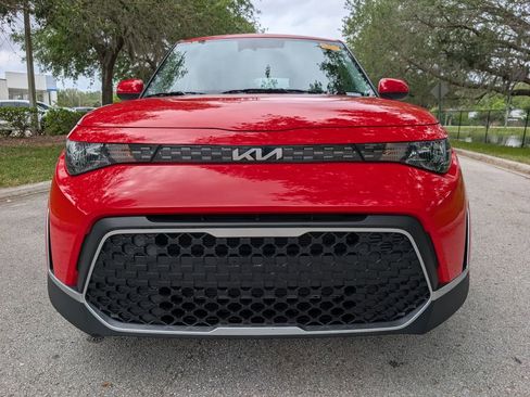 Used 2025 Kia Soul S image 2