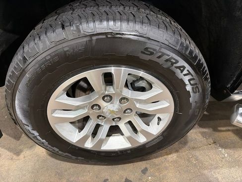 Used 2017 Chevrolet Silverado 1500 LT w/ All Star Edition AWD/4WD image 28