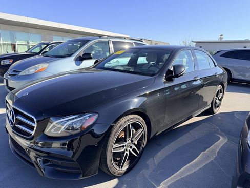 Used 2019 Mercedes-Benz E 300 image 1