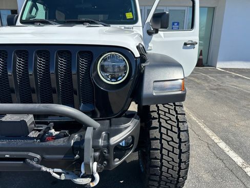 Used 2020 Jeep Wrangler Sport image 30
