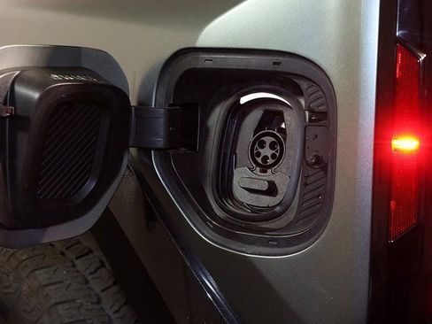 Used 2024 GMC Hummer EV 3X AWD/4WD image 30