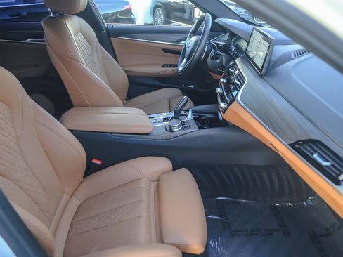 Certified 2023 BMW 530e w/ Convenience Package image 13