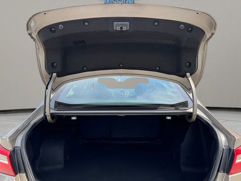 Used 2023 Chevrolet Malibu LT image 10