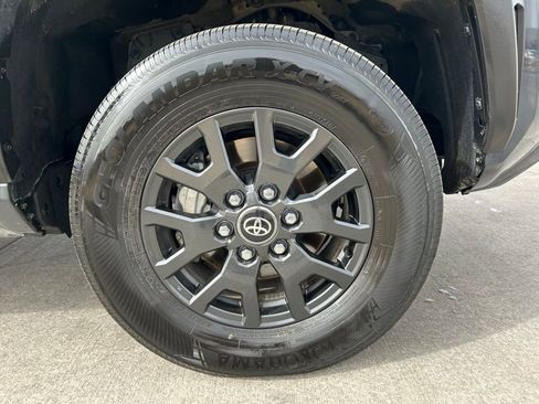 Used 2025 Toyota 4Runner SR5 image 12