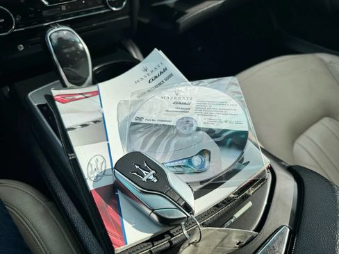 Used 2015 Maserati Ghibli RWD image 32